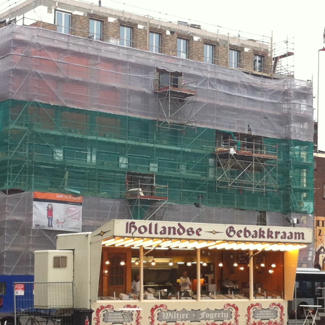 En wat komt daar tevoorschijn kieren aan de Grote Markt in Groningen?