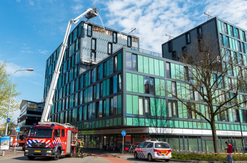 Brand op dak Jumbo De Beren