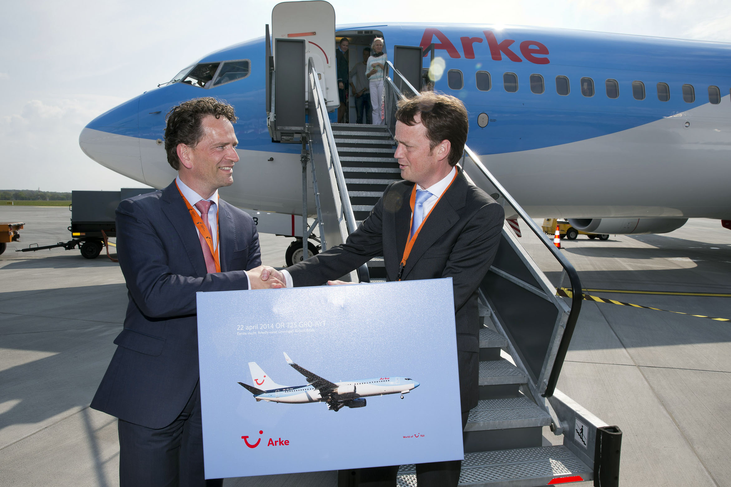 Eerste vlucht Arkefly van Eelde naar Antalya