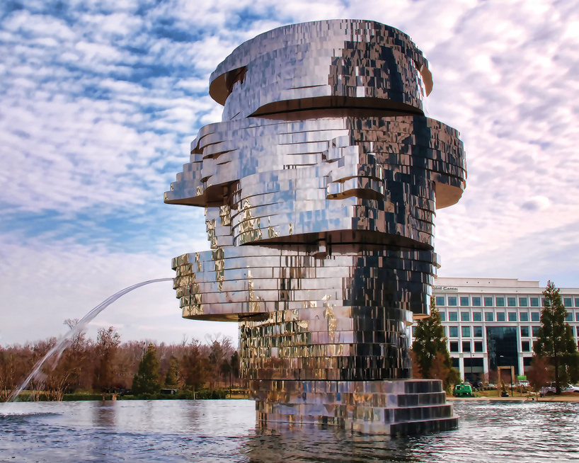 De nachtburgemeester heeft verschillende suggesties voor een fontein. Wat vindt u?