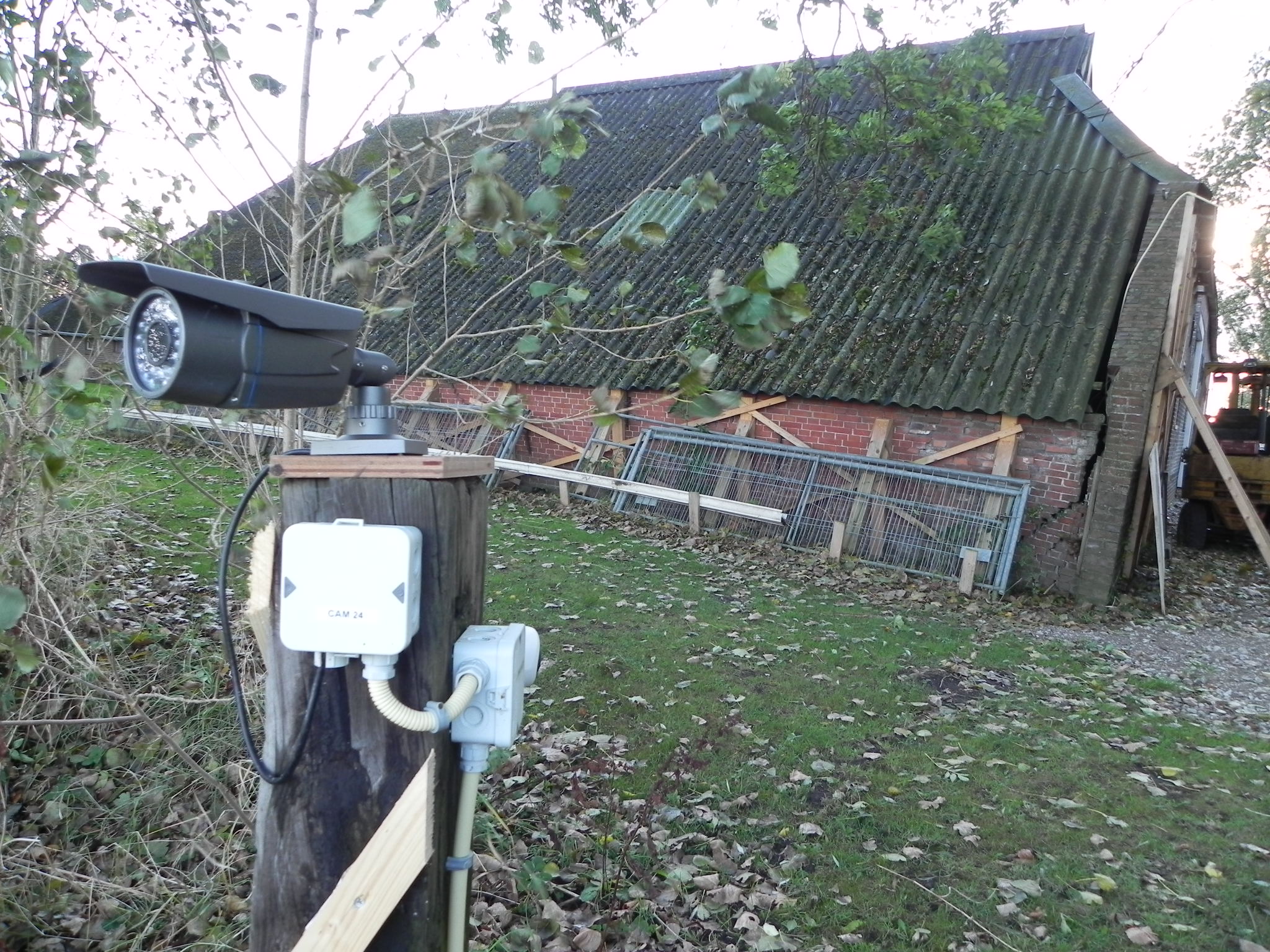 Tientallen camera’s gaan aardbevingsgezinnen filmen