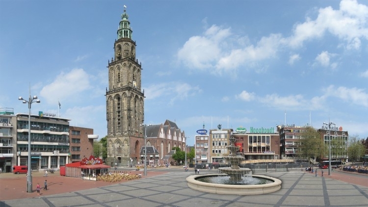 Zomerhitte: vanmiddag verkoelende fontein op Grote Markt