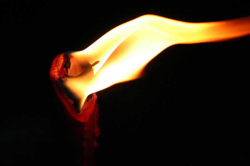 GBB in actie; fakkelactie voor deuren van woningen en kerken luiden de noodklok