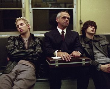 3. Vader en zonen in afwachting van de spannende terugkeer van moeder, vol nieuwe energie!