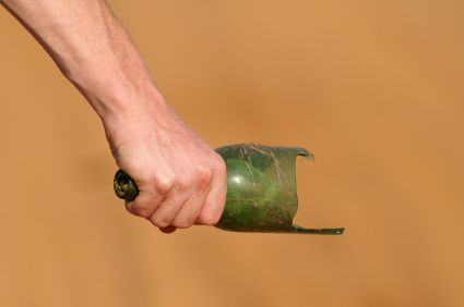 Echtpaar in Loppersum slaat buurman met bierfles