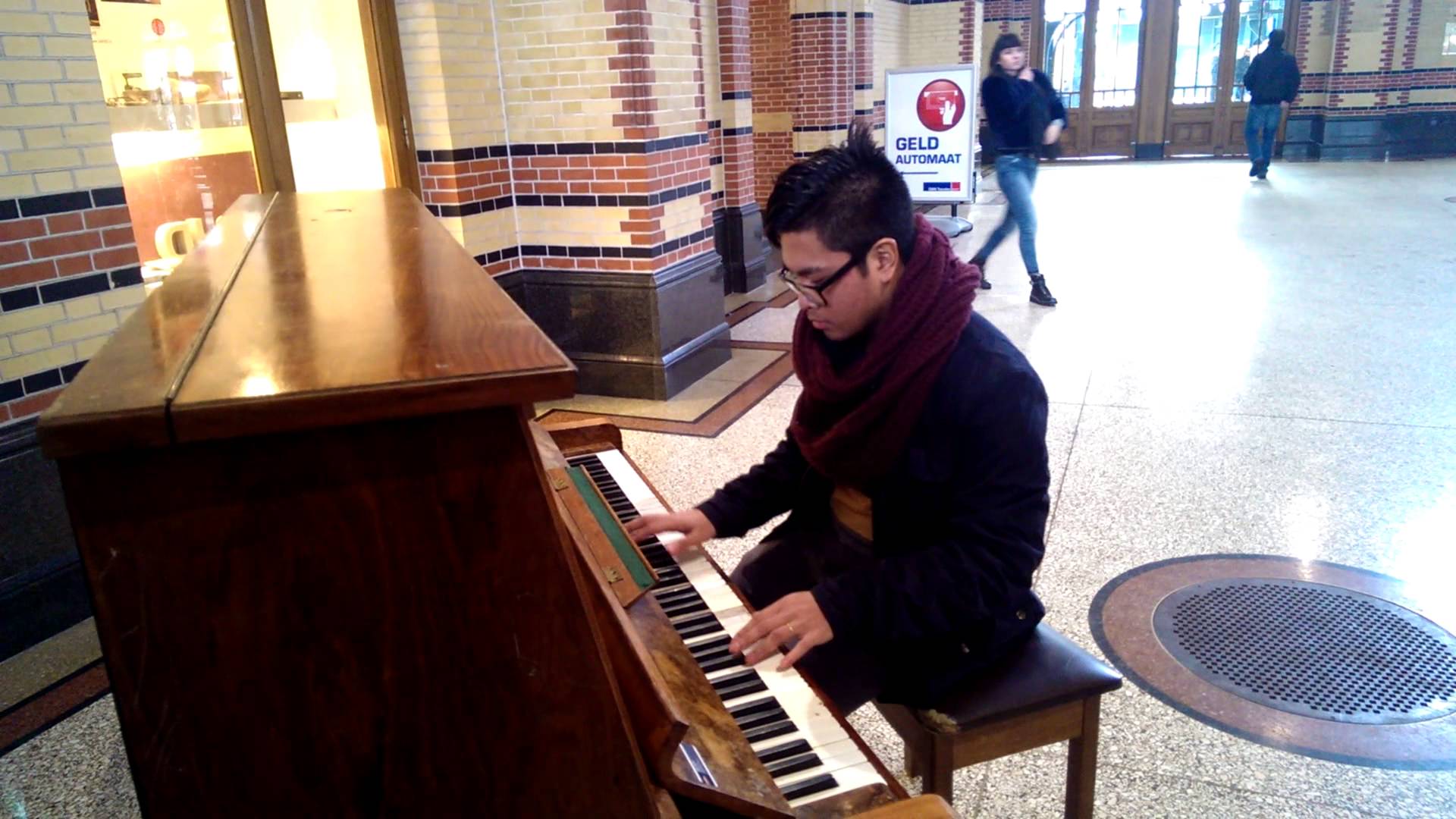 Nog een paar tientjes nodig voor nieuwe piano stationshal