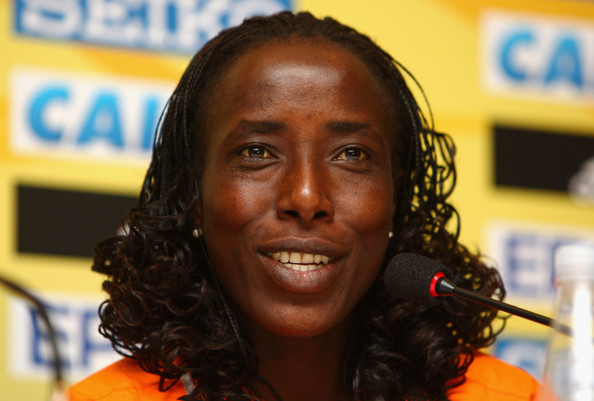 Meervoudig hardloopkampioene Lornah Kiplagat start GasTerra Ladiesrun Groningen op zondag 7 juni