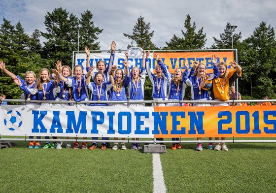 Groningse meisjes winnen NK Schoolvoetbal