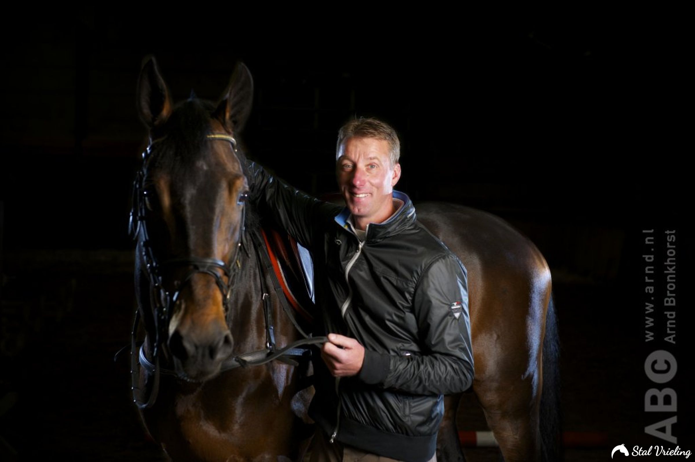 Jur Vrieling op één balk van  medaille tijdens EK; VDL Zirocco Blue springt boven verwachting