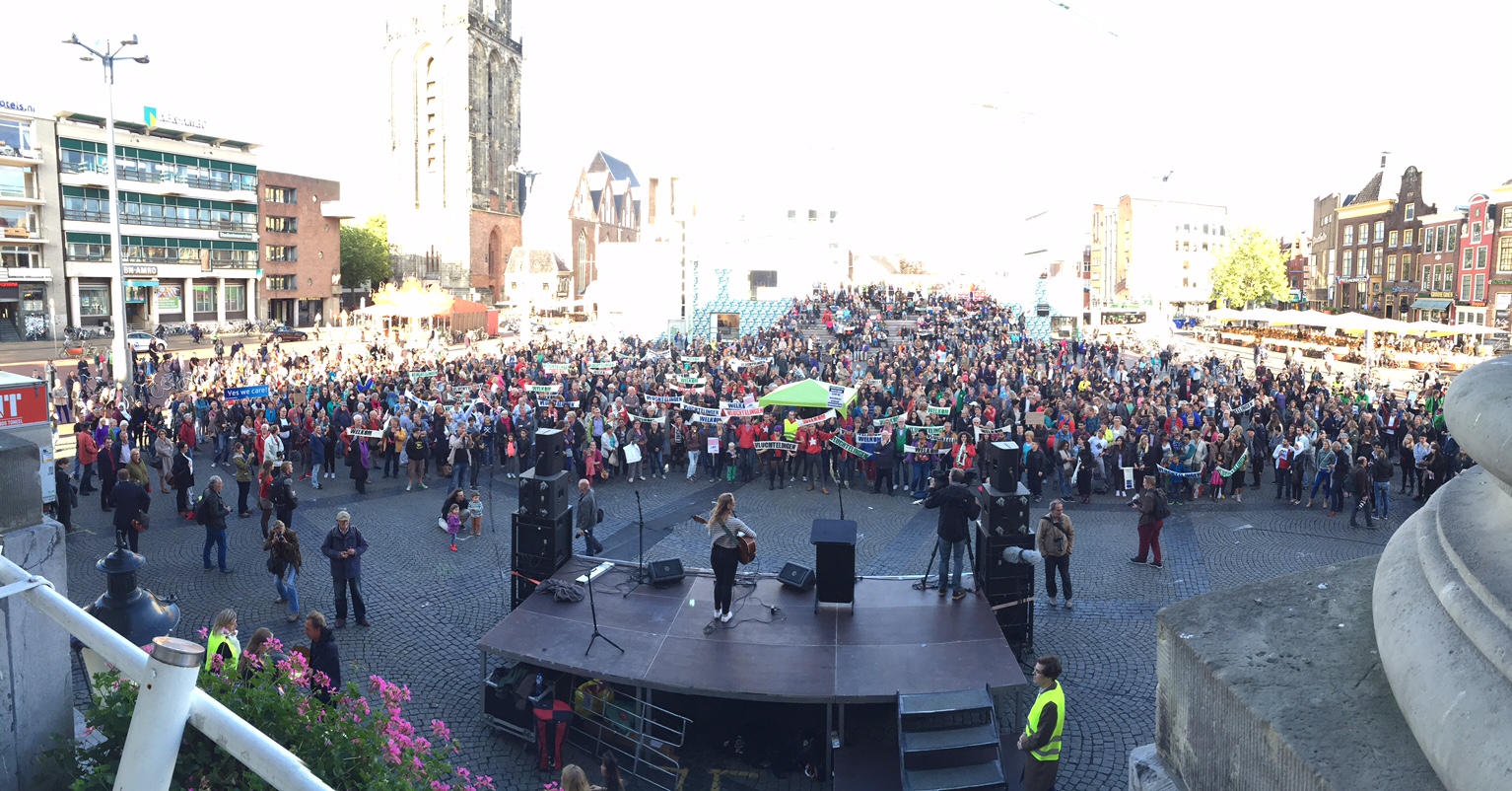 Duizend Groningers bij vluchtelingenmanifestatie op Grote Markt