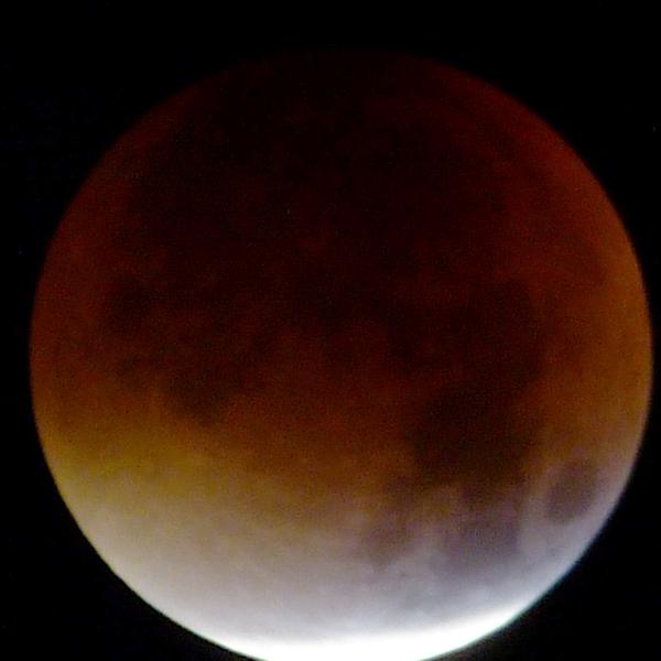 Heeft u de bloedrode supermaan gezien?