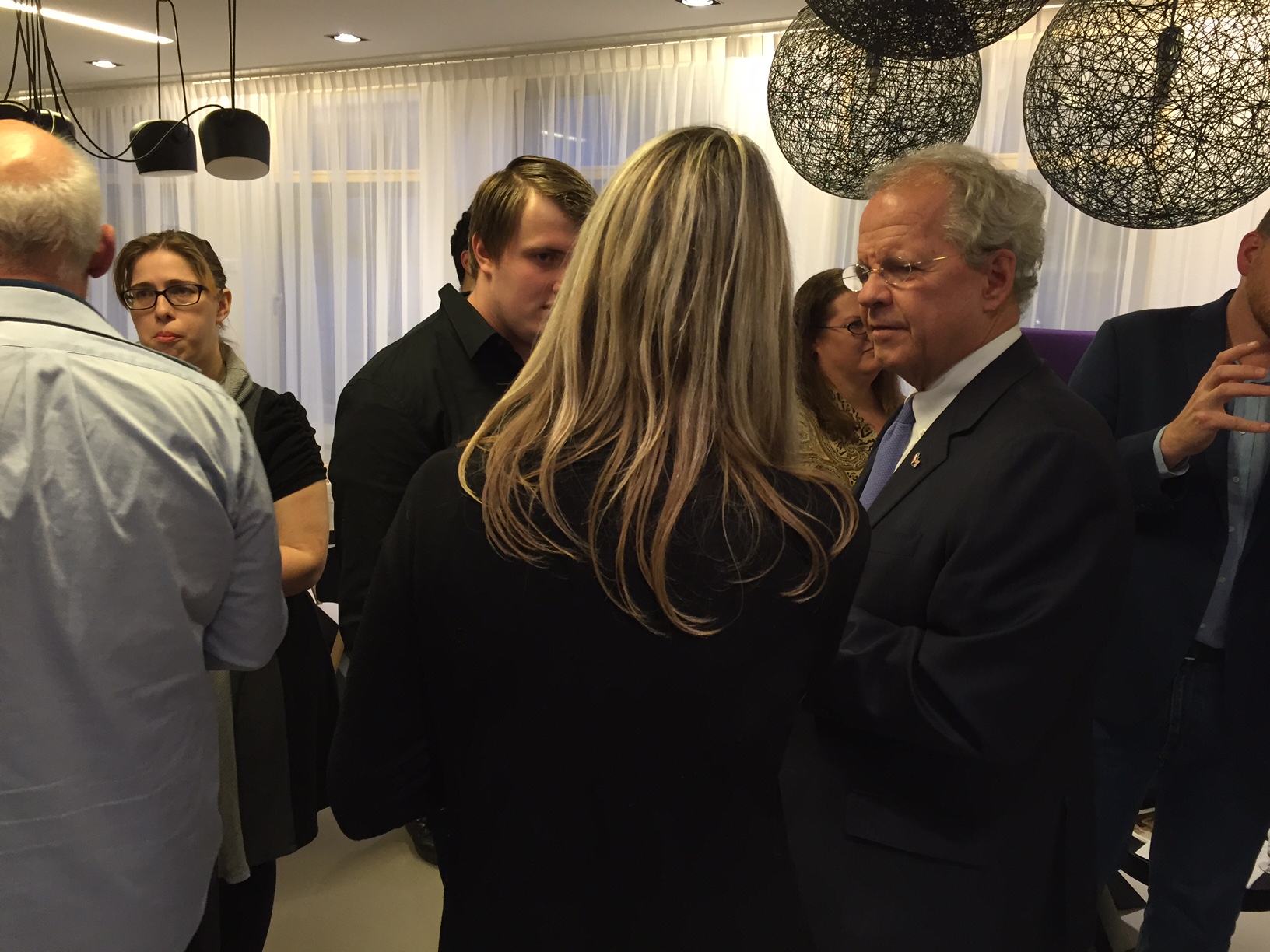 Amerikaanse ambassadeur onder indruk van Groningen