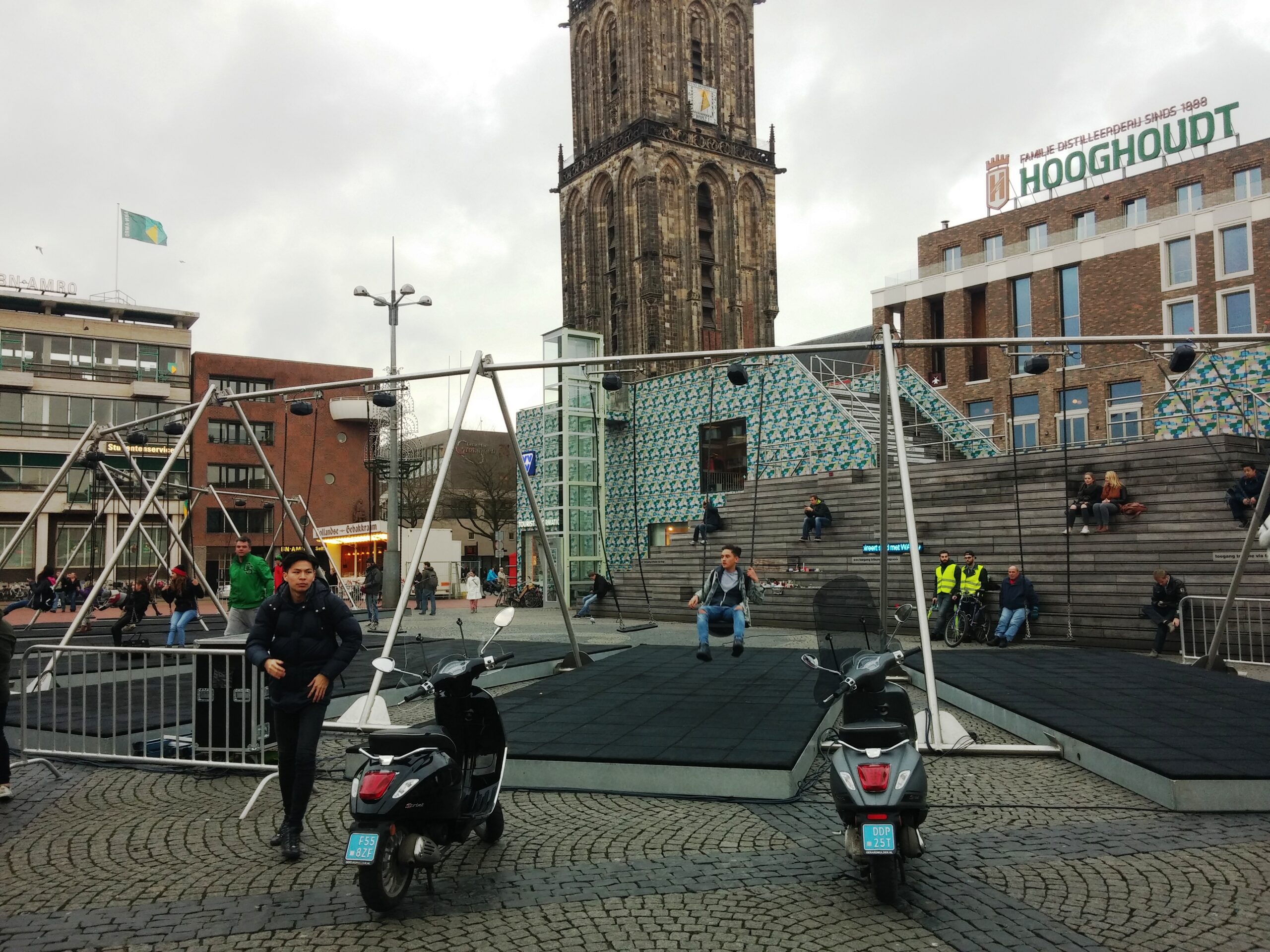 Muzikaal schommelen op de Grote Markt