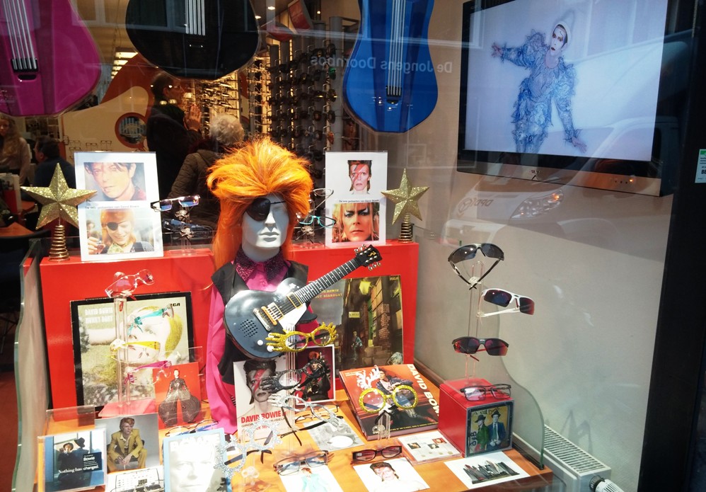 Sportel Optiek wint Bowie-etalagewedstrijd