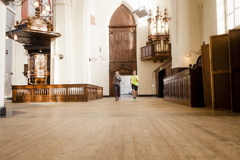 Urban Trail: rennend door Der Aa Kerk en Drie Gezusters