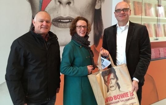 100.000 bezoekers voor Bowie-tentoonstelling