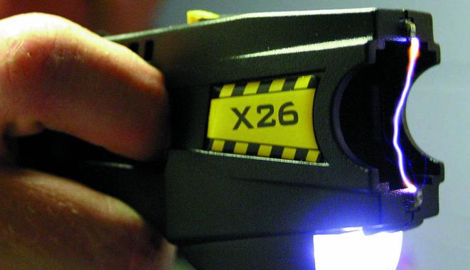 Groninger (23) loopt in Poelestraat rond met drugs en taser