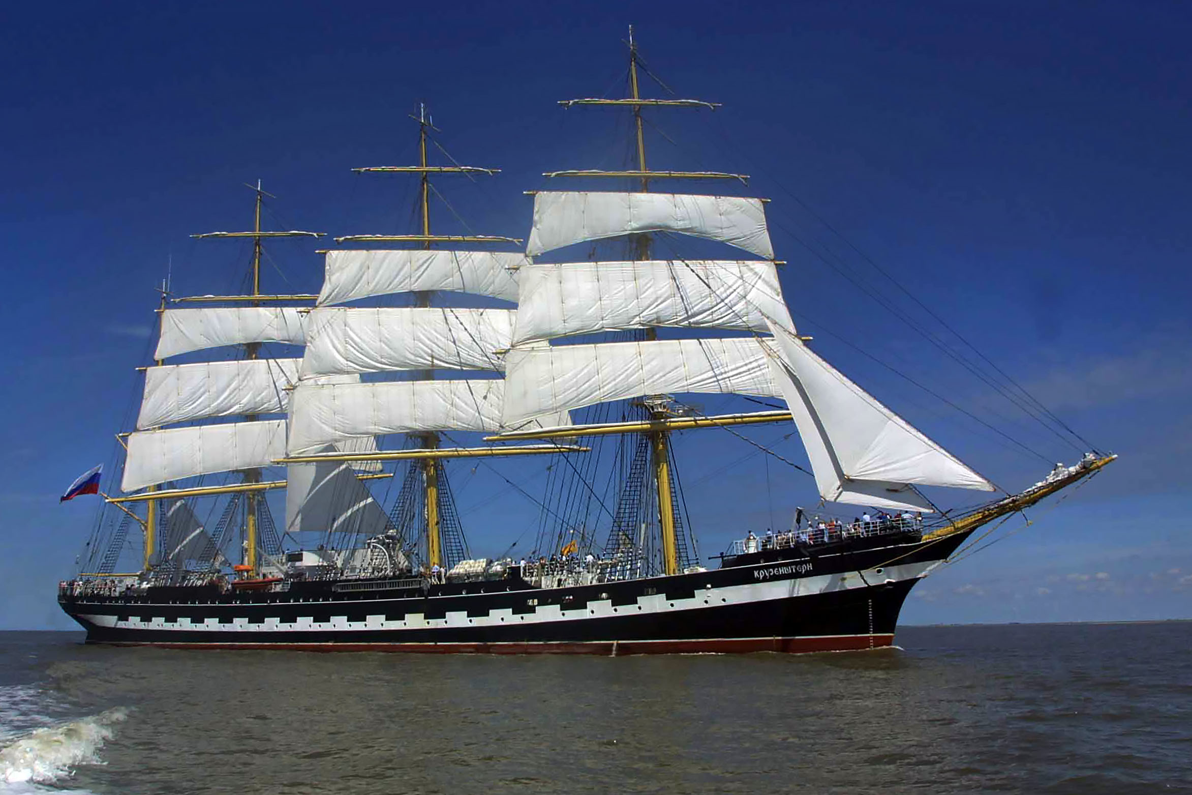 DelfSail haalt gigantische viermaster naar Groningen