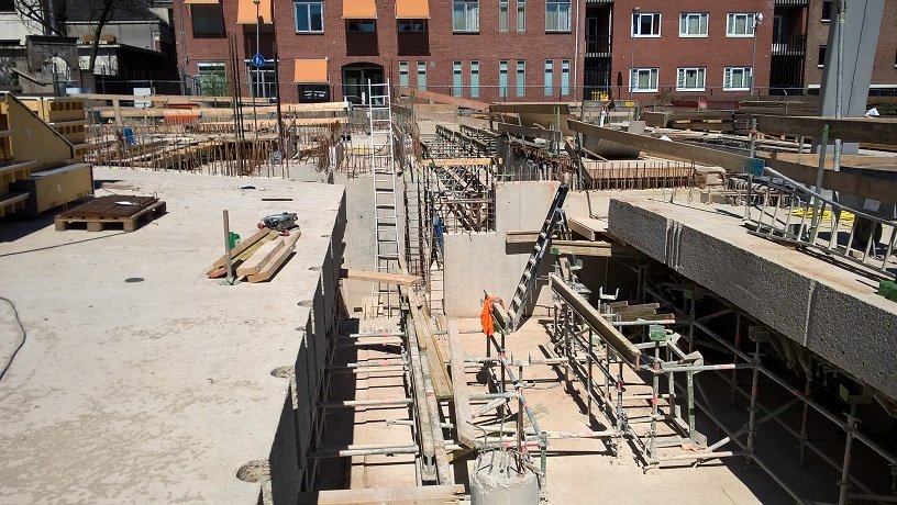 Bouw Groninger Forum  stapje verder; vandaag drukte door betonauto’s