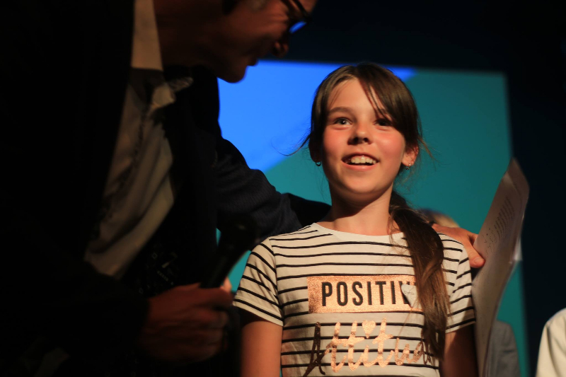 Emma Bos (11) nieuwe kinderdichter van Groningen