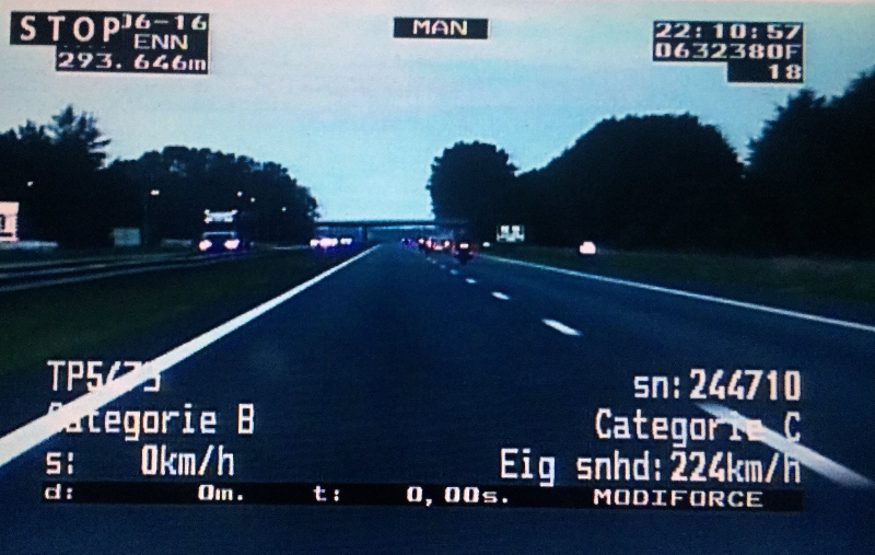 Groninger gebruikt snelweg als racebaan: 240 km/u