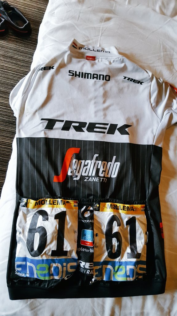 Shirt Bauke Mollema wordt geveild; tijdens benefietdiner Kids United