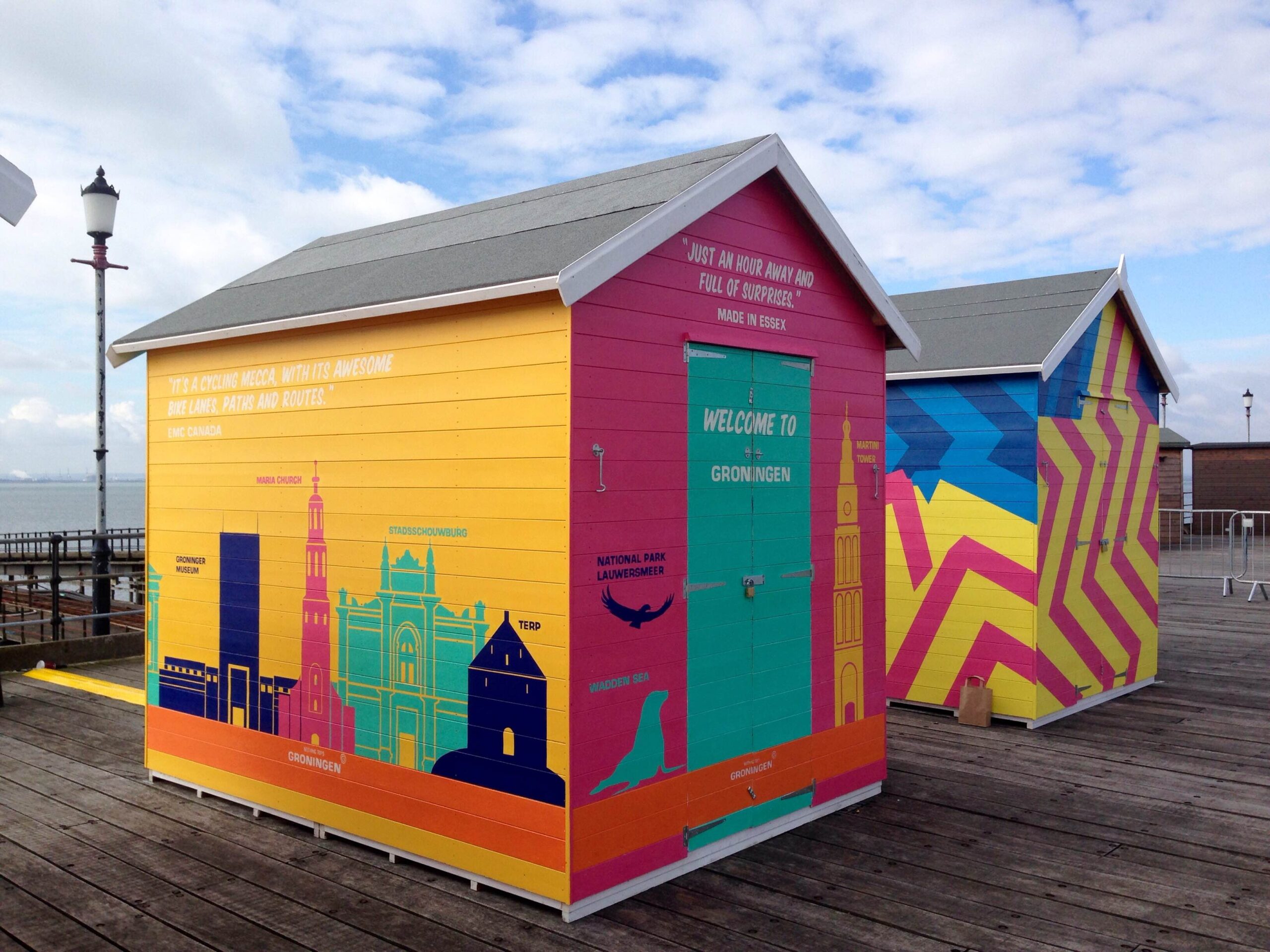Groningen zichtbaar in beachhut op pier in Southend