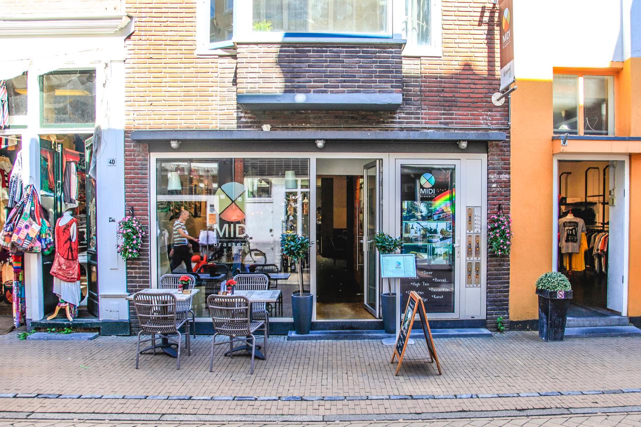 RESTAURANT IN BEELD : Brasserie Midi in Folkingestraat in Groningen – culinair genieten voor prijs van een eetcafé