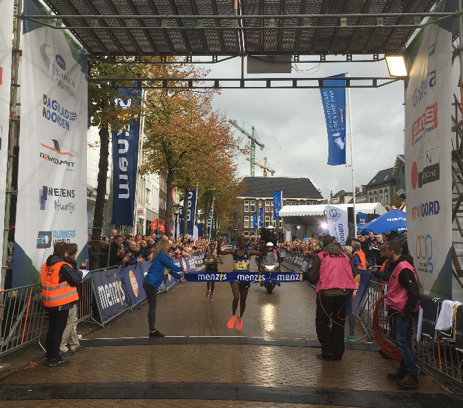 Jubileum-editie van 4Mijl groot feest; Stadjers gehuldigd wegens hun 30ste deelname