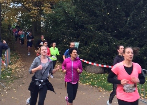 Bijna drieduizend deelnemers genieten van 59ste Plantsoenloop en van schitterende herfstkleuren