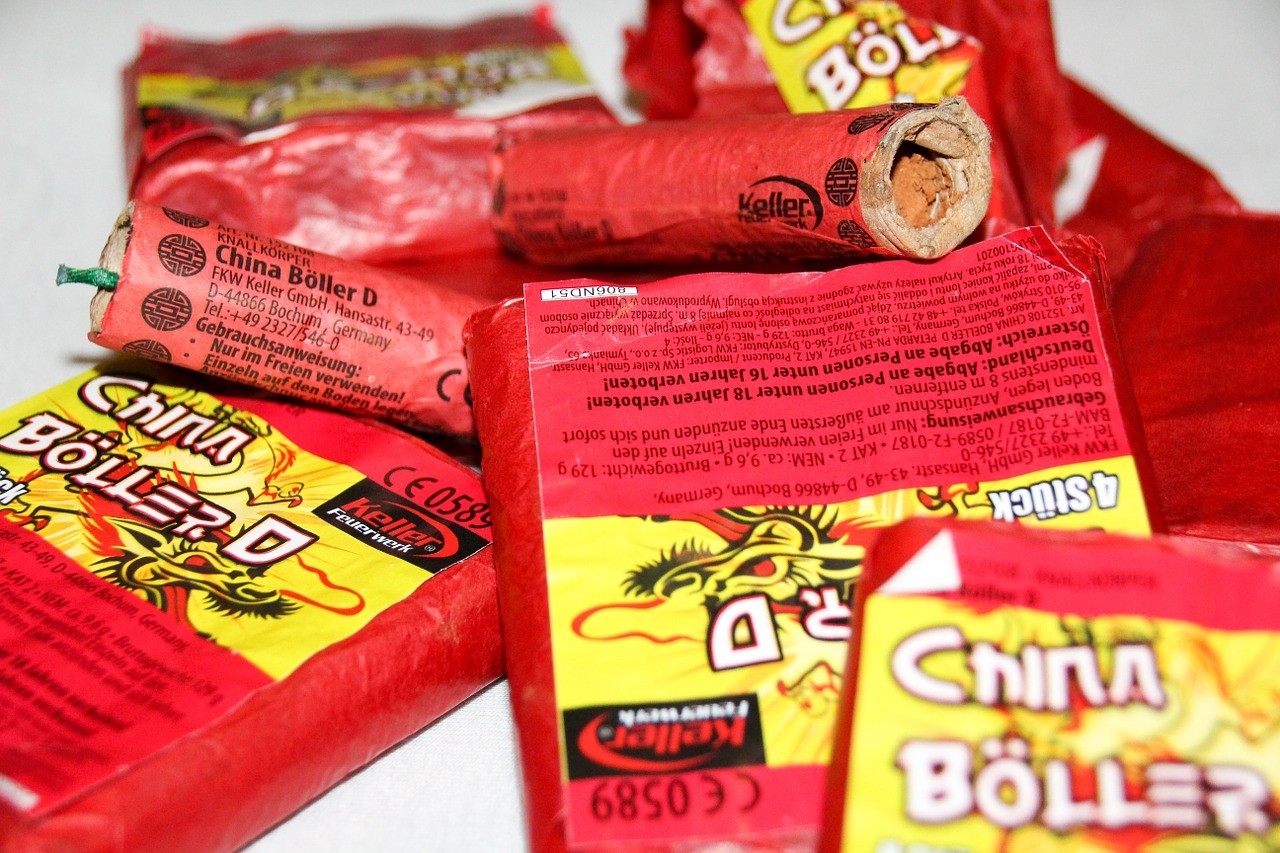 Agenten controleren meerdere huizen op vuurwerk