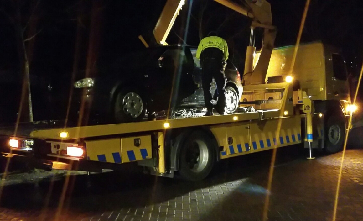 Dronken Stadjer rijdt Asser gracht in