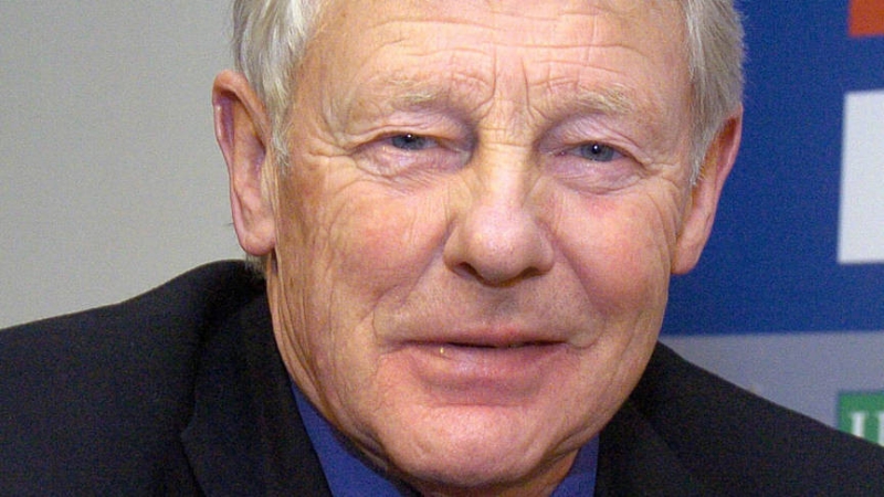 FC Groningen speelt met rouwbanden na dood Nienhuis