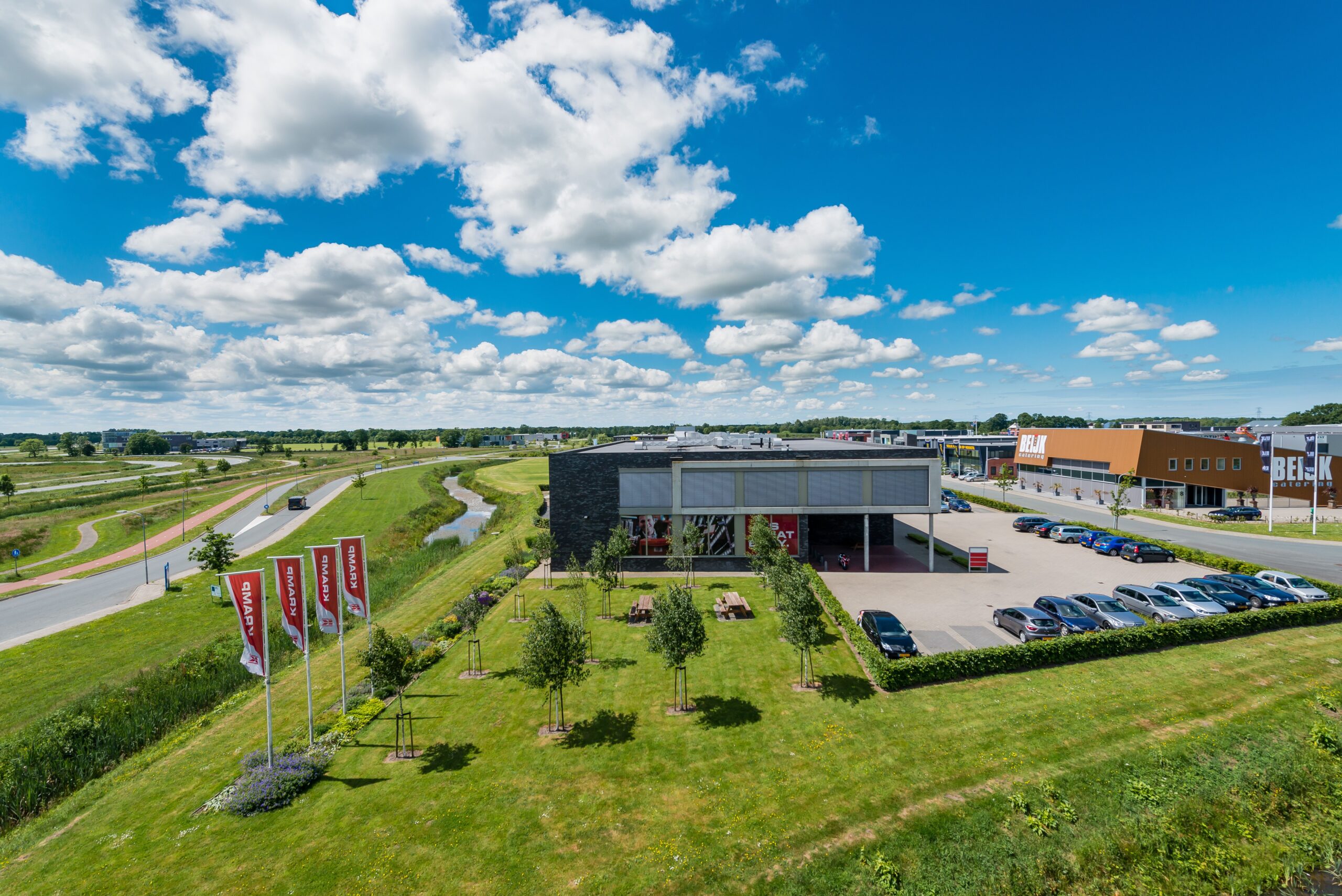 Weer volop bouwactiviteit op Leekster bedrijventerrein