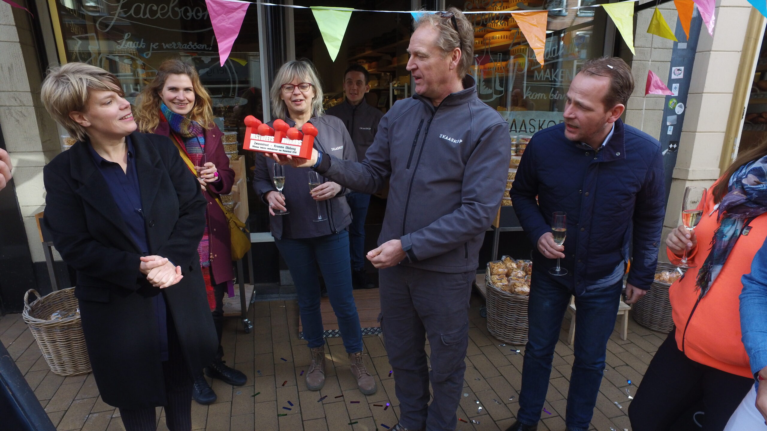 Zwanestraat-Kromme Elleboog uitgeroepen tot Leukste Winkelstraat van Nederland