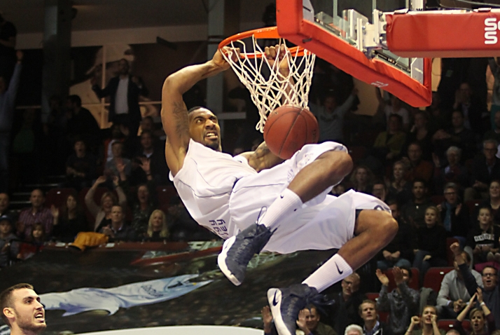 Ook Jason Dourisseau langer bij Donar