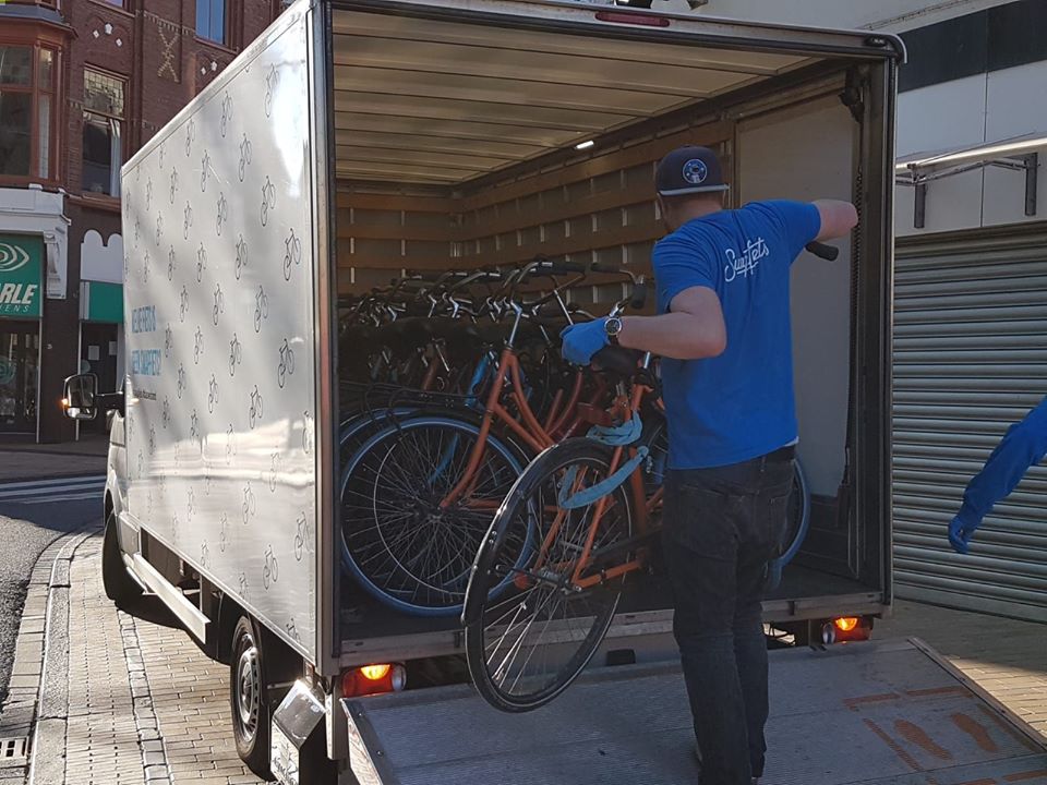 Delftse studenten beginnen met abonneefietsen in Groningen