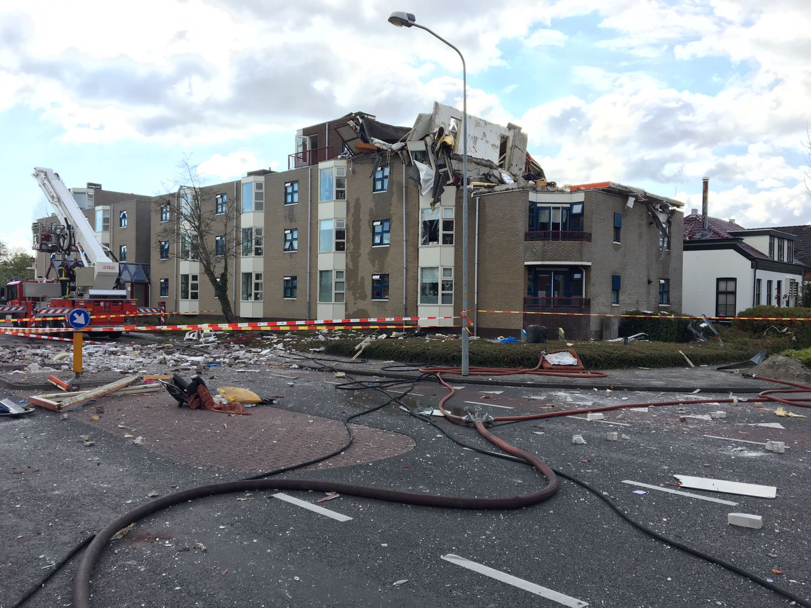 Dode en drie lichtgewonden explosie Veendam