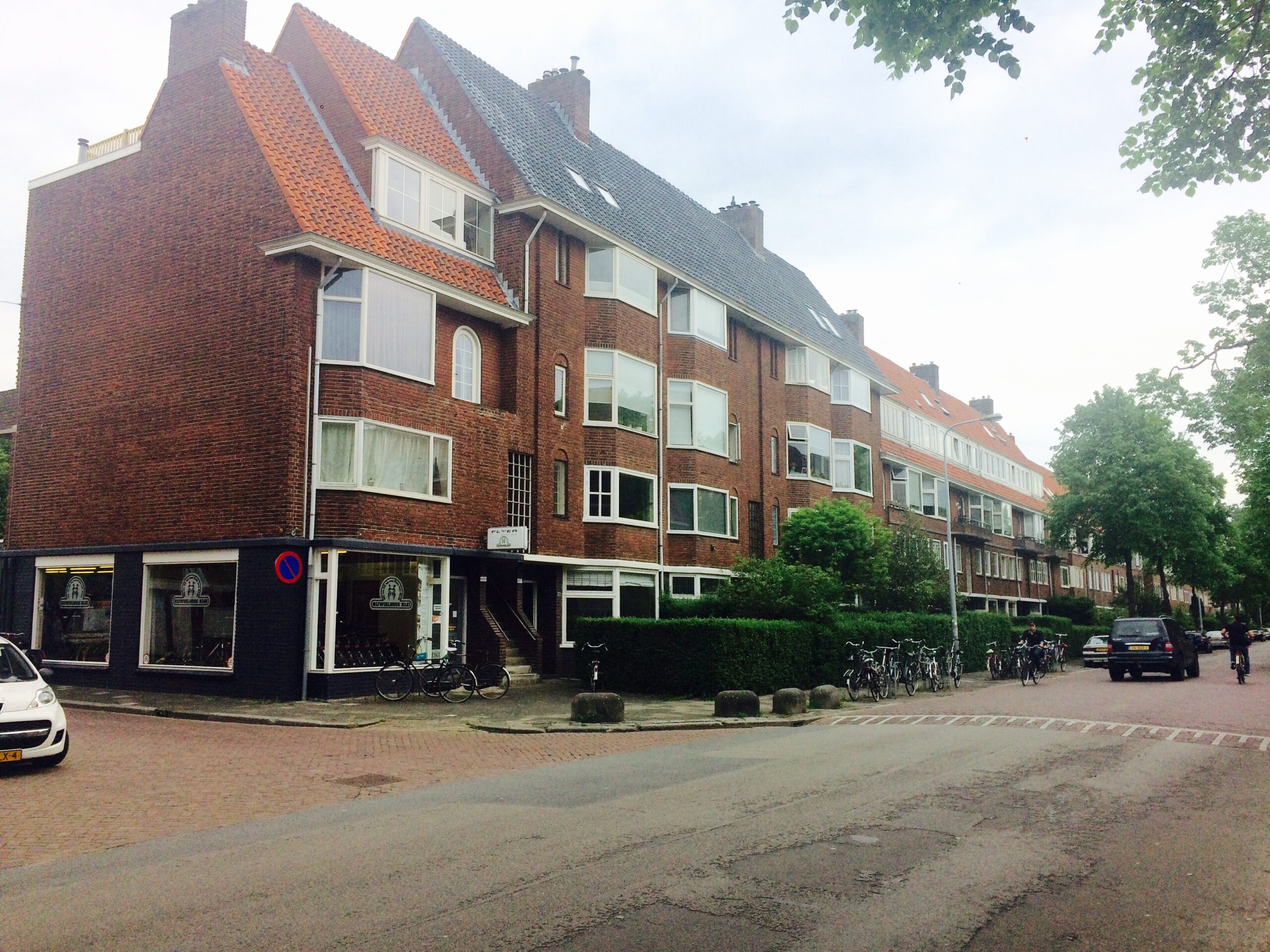 Huizenblok tegen de grond voor nieuwe entree busstation