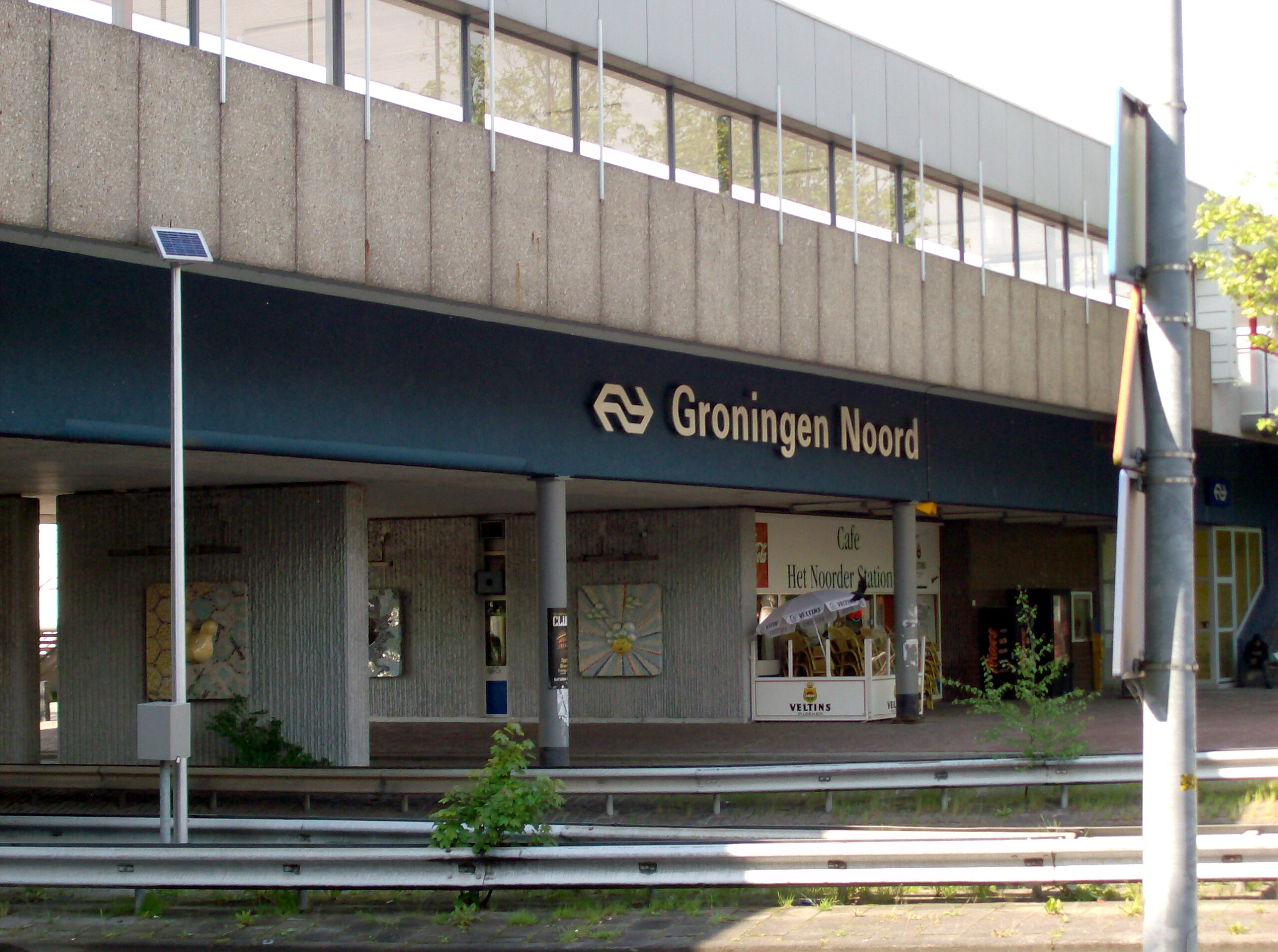 Buschauffeur in gezicht geslagen bij Groningen Noord