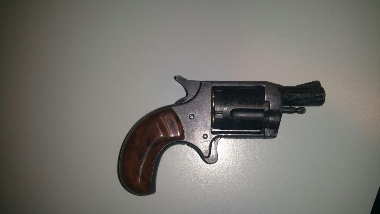 Politie stuit op geladen pistool tijdens controle