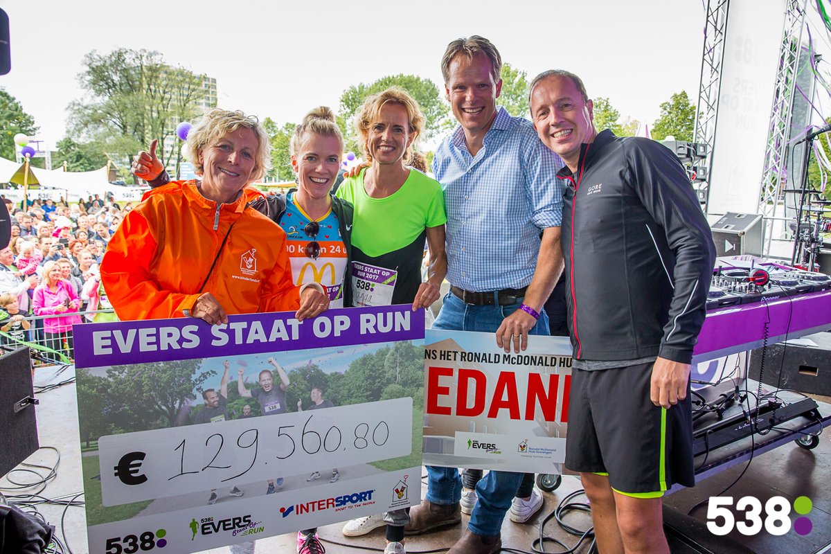 Edwin Evers zamelt 1,3 ton in voor Ronald McDonald Huis in Groningen