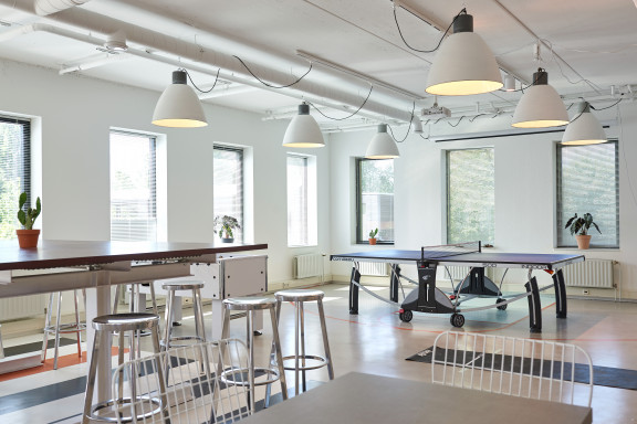 De tafeltennisruimte