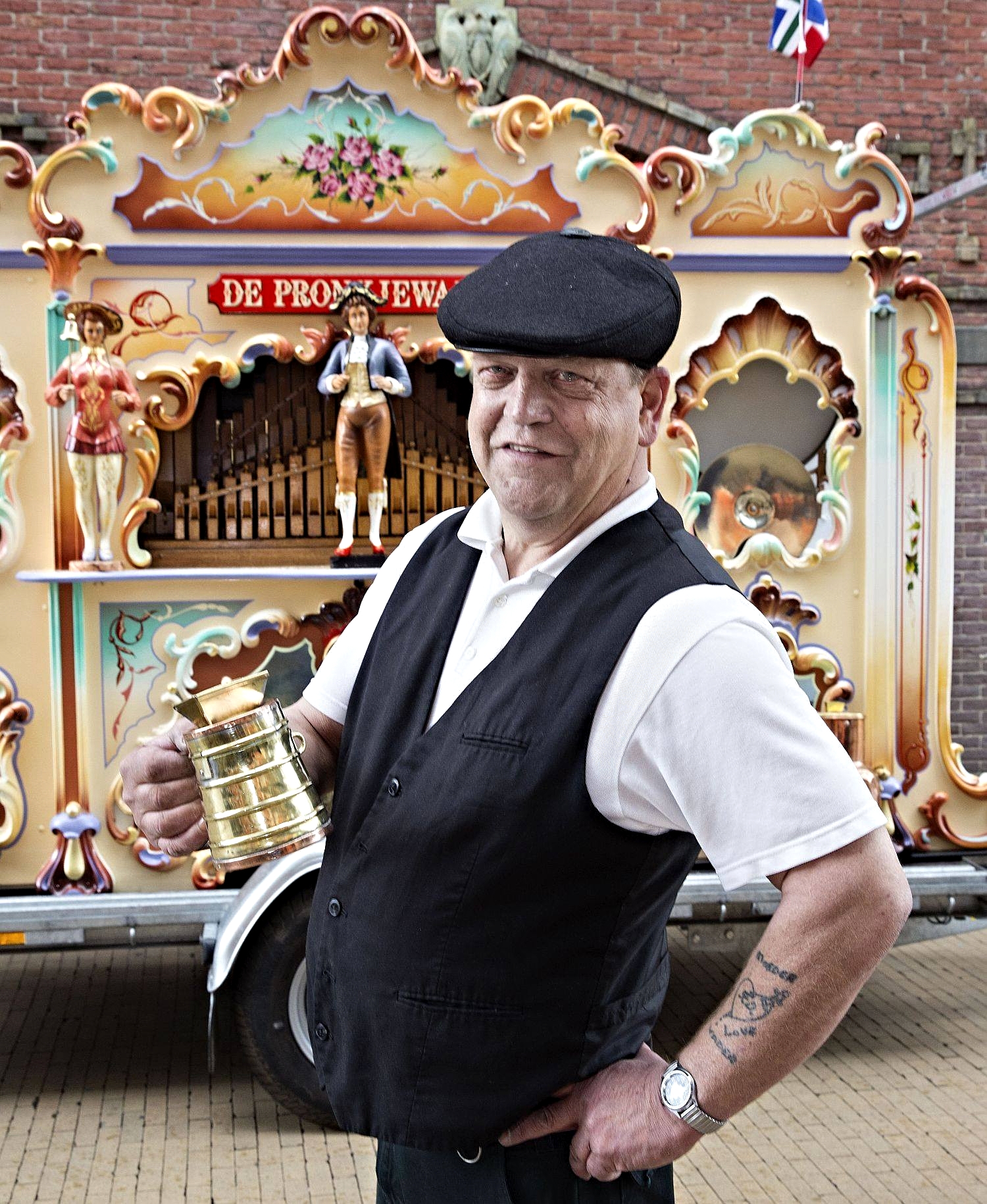 Orgelman van Pronkjewail overleden