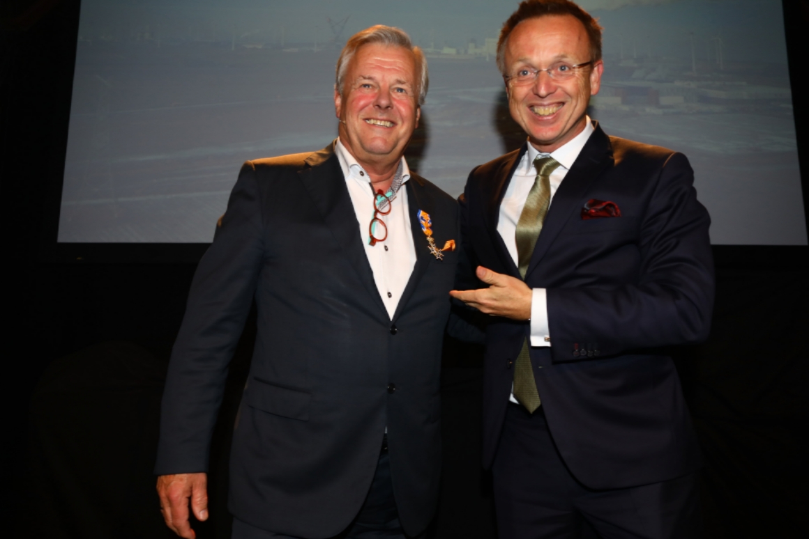 Koninklijke Onderscheiding voor scheidend directeur Groningen Seaports Harm Post