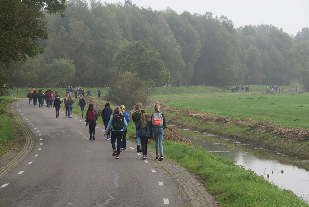 Scholieren Wessel Gansfort halen 8.500 euro op voor Kinderziekenhuis