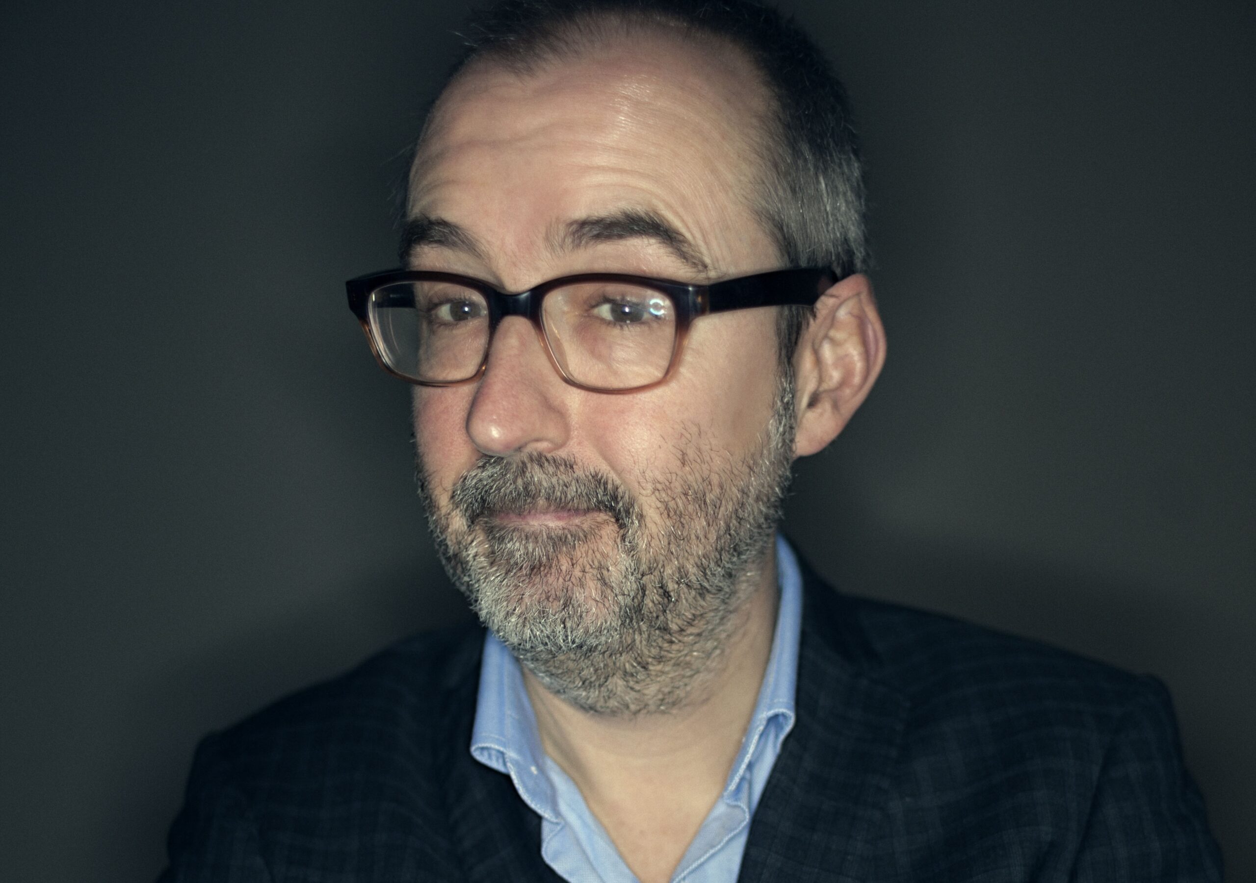 Ronald Giphart vertelt over zijn robotexperiment in Groninger Forum