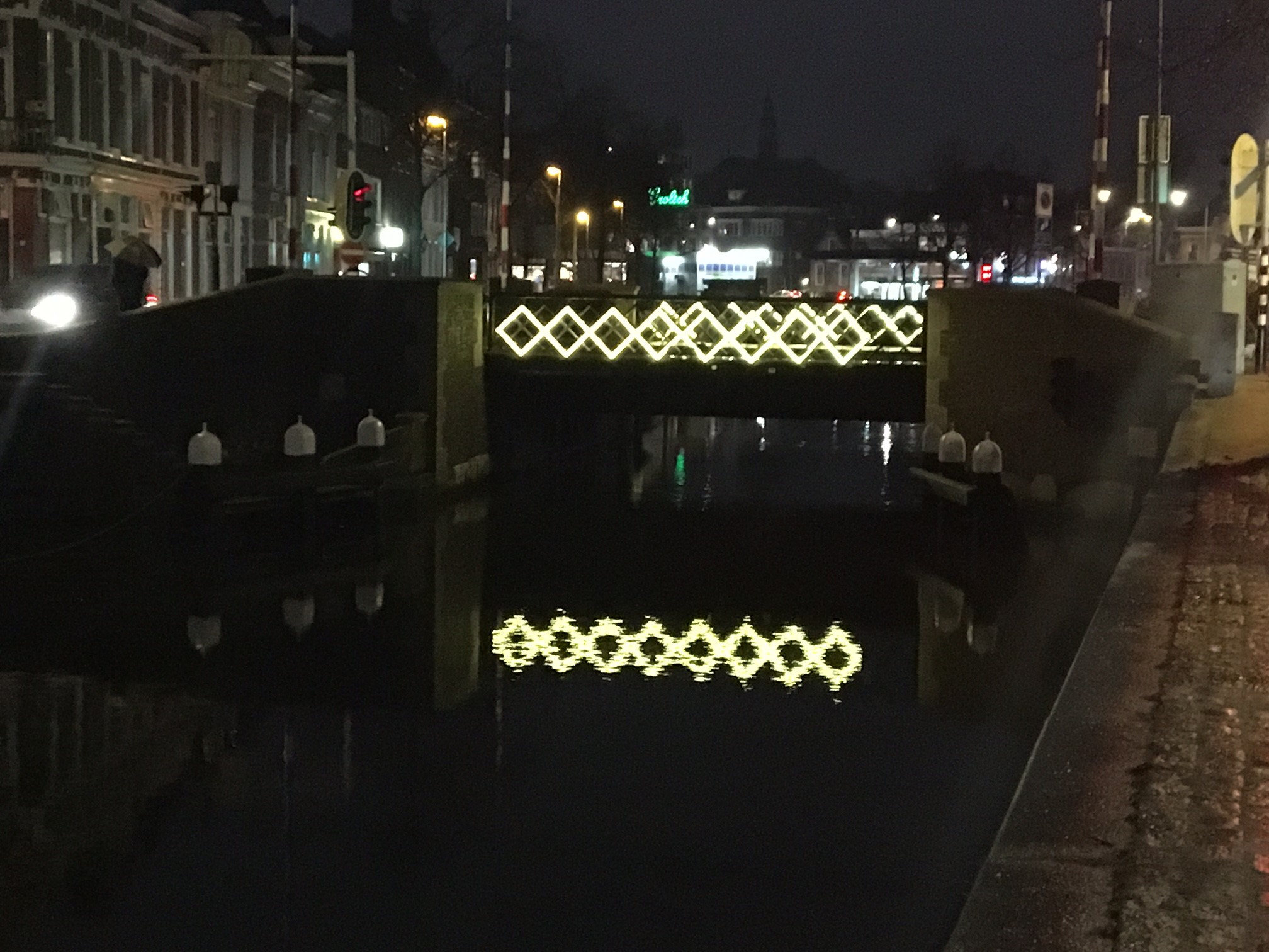 De Maagdenbrug over de Turfsingel
