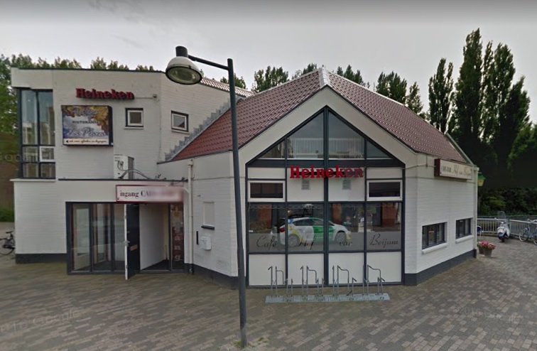 Politie doet inval in café Hof van Beijum