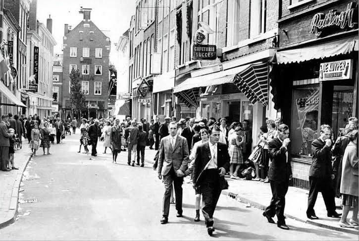 Wie heeft herinneringen aan Cafetaria Succes ?